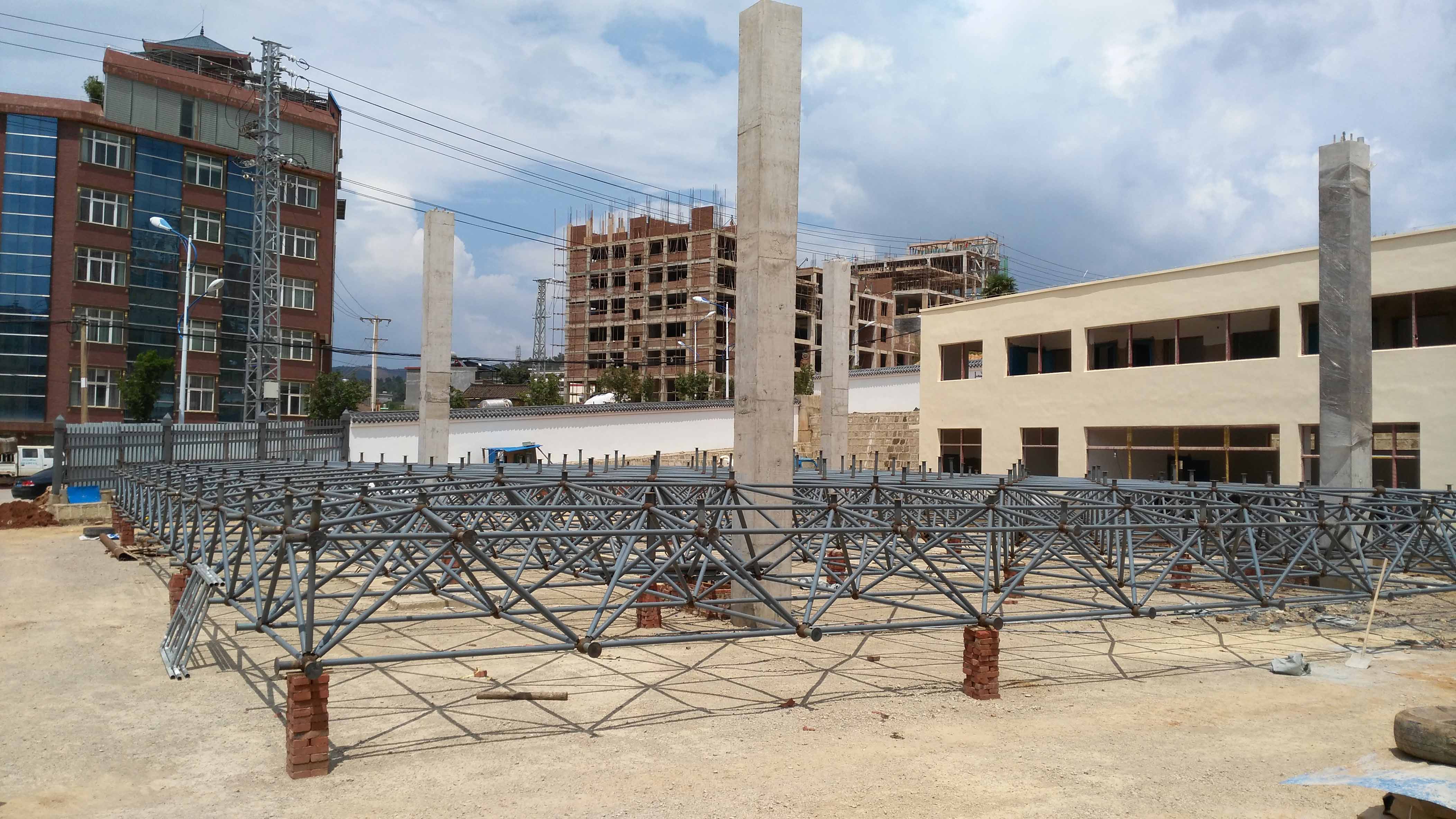 东方小型加油站网架