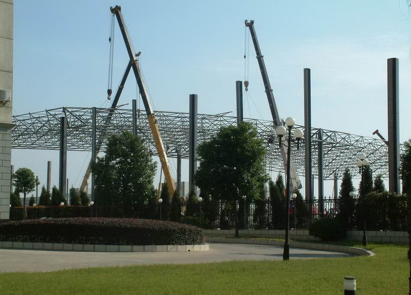 东方加油站罩棚网架