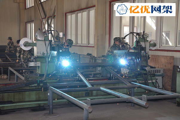 东方螺栓球网架加工车间